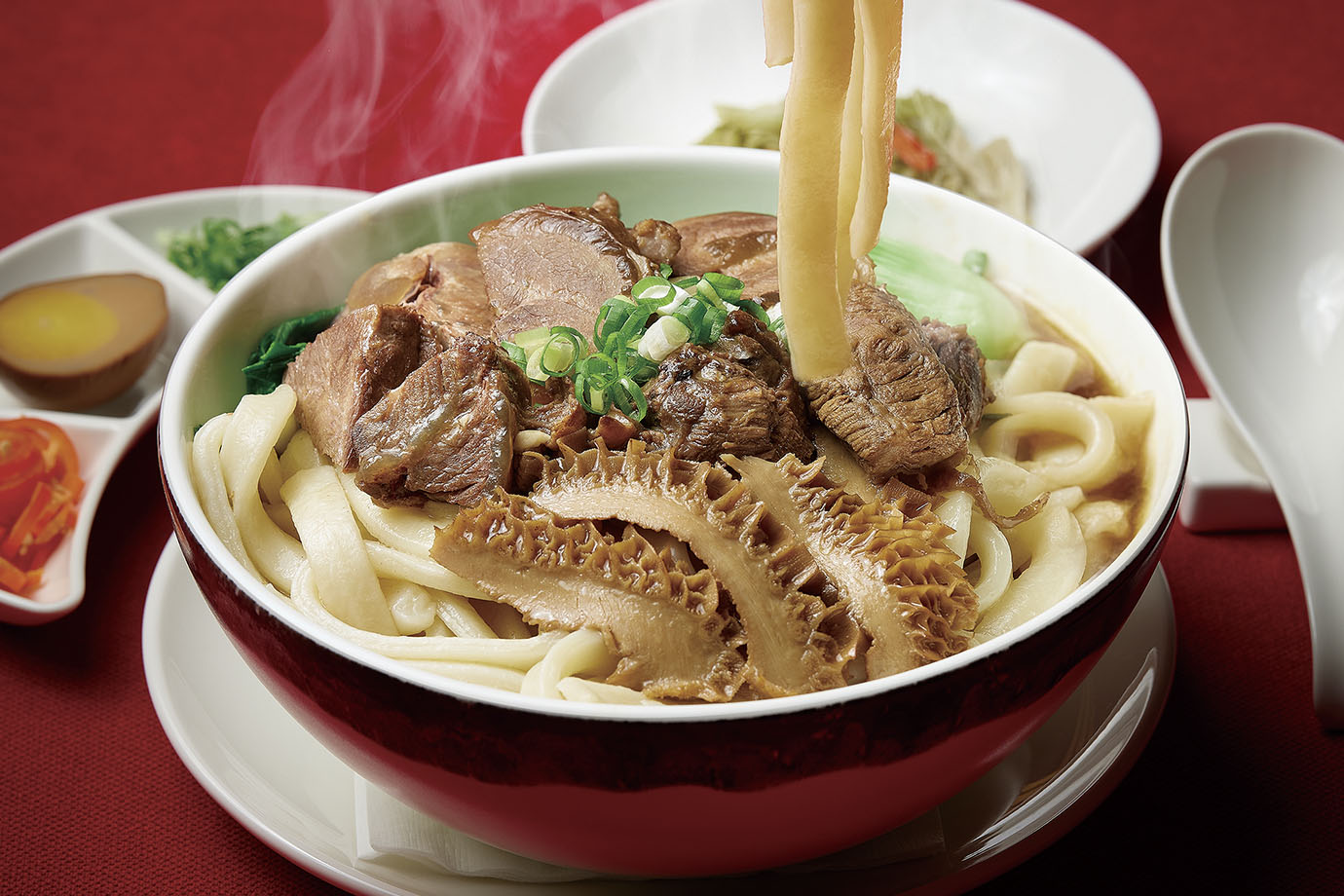 紅焼（ホンシャオ）牛肉麺