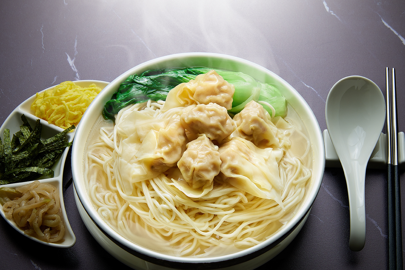 海老入りワンタン麺